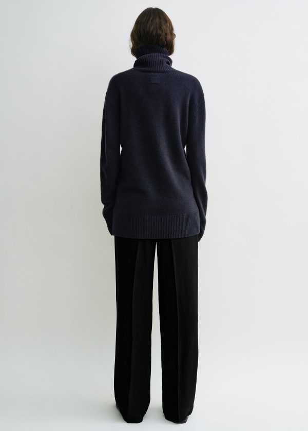 Cashmere turtleneck navy For Sale