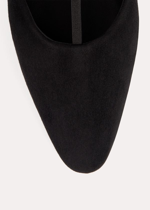 The Suede T-Strap Flat black Fashion